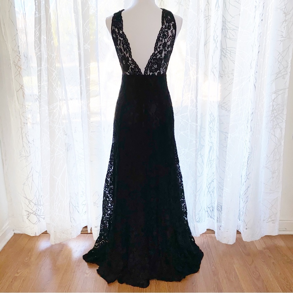 REFORMATION FRANCESCA BLACK LACE SLEEVELESS V-NECK SHEER BACK WRAP MAXI DRESS - Picture 2 of 11
